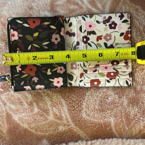Kate Spade Wallet - Picture 13 of 14